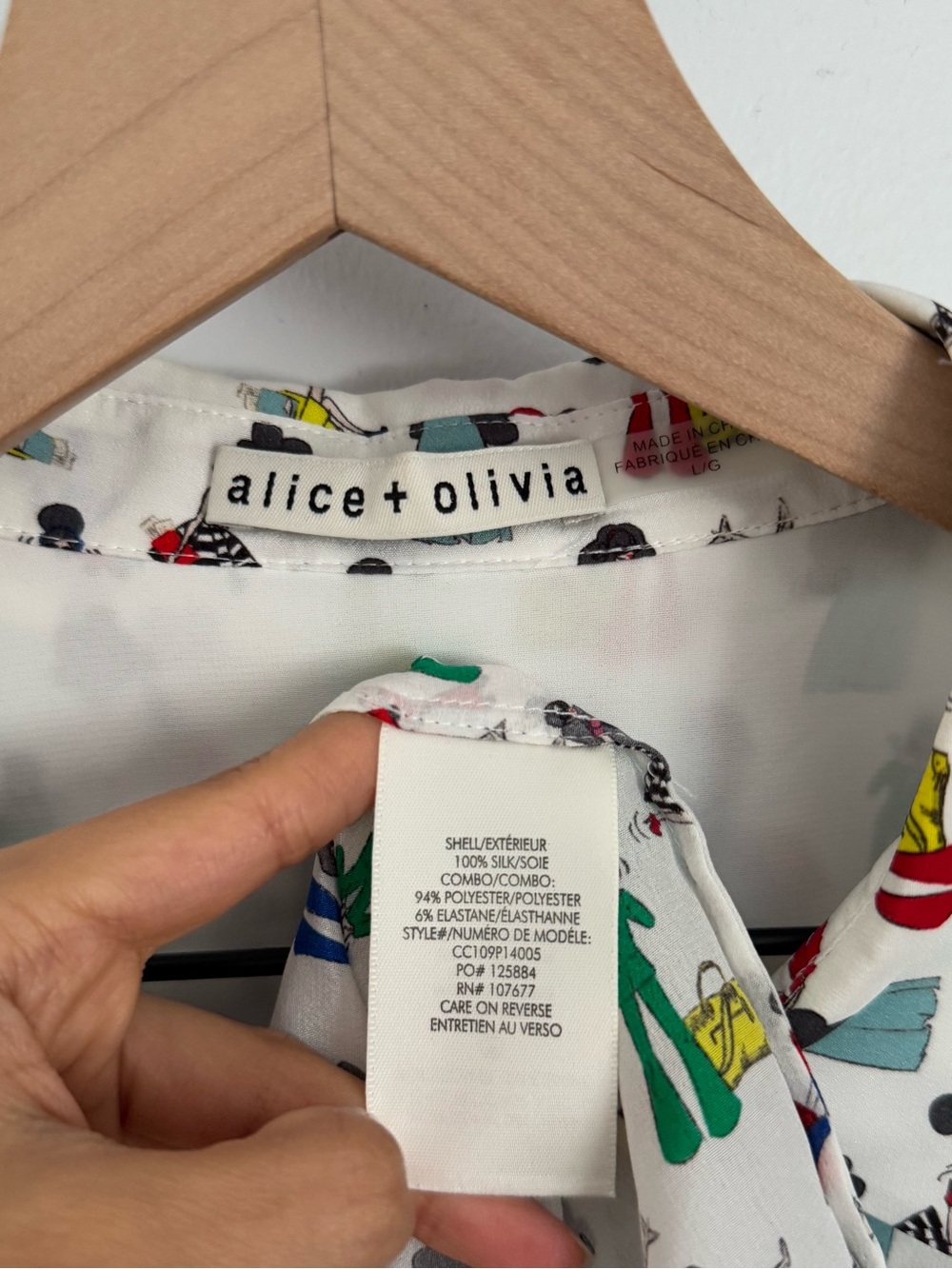 Alice Olivia Large Willa Passport Stace Print Silk Blouse White Colorful Office - Picture 3 of 8